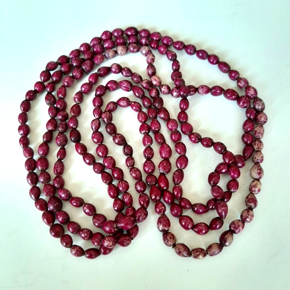 Beautiful Beaded Necklace - Picture 3 of 4